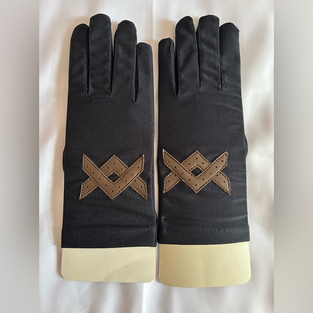 Vintage Berkshire
Equalizer Black Women's Driving Gloves - One Size
- 1990 NWOTS
